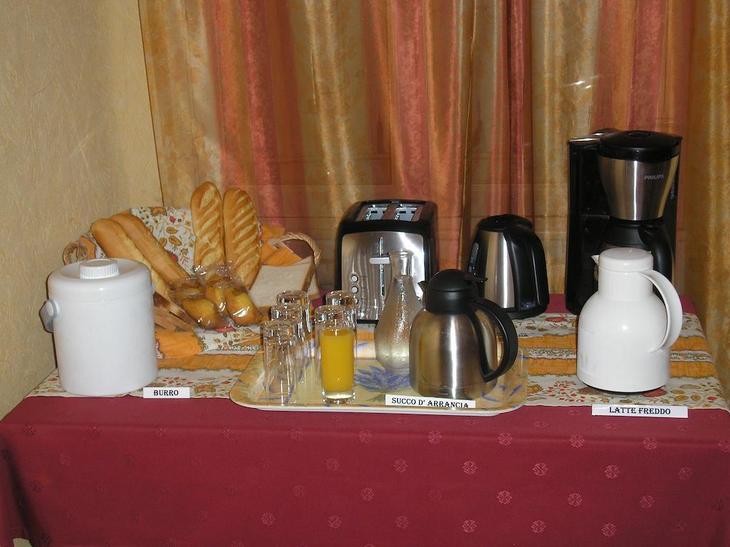 Hotel Jaures Toulon Buitenkant foto